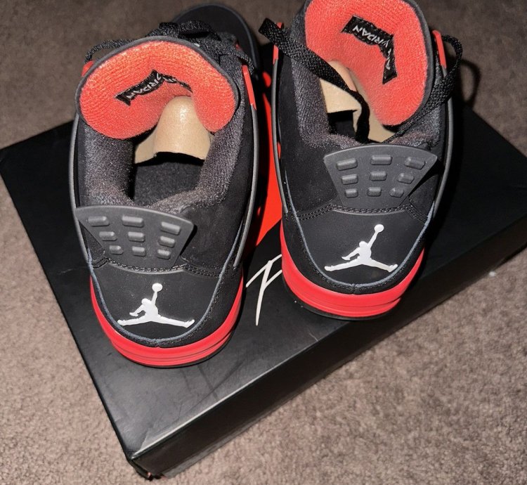 Jordan 4 Retro Red Thunder