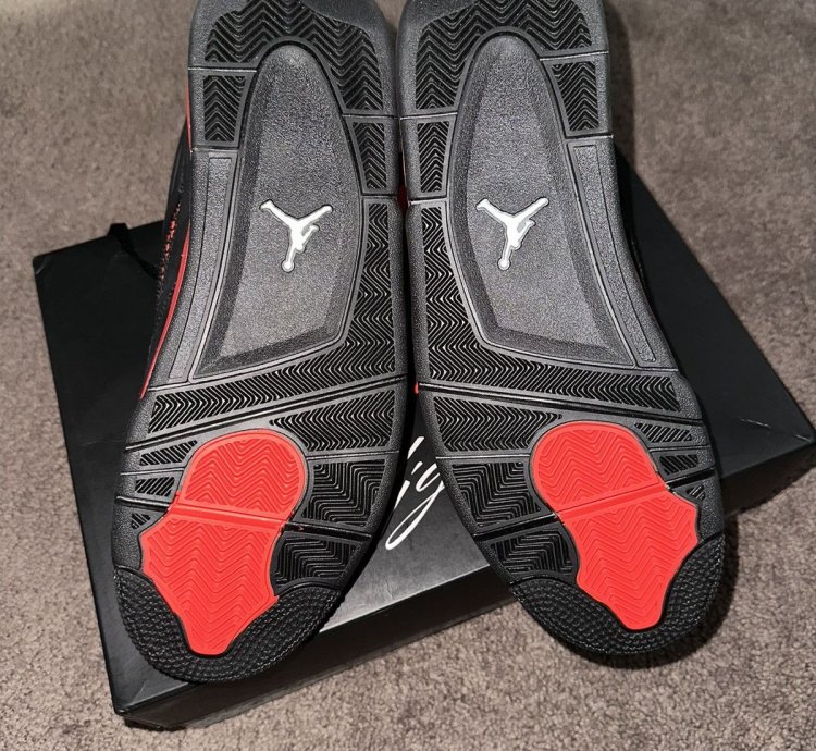 Jordan 4 Retro Red Thunder