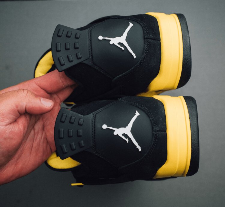 Jordan 4 Retro Thunder (2023)