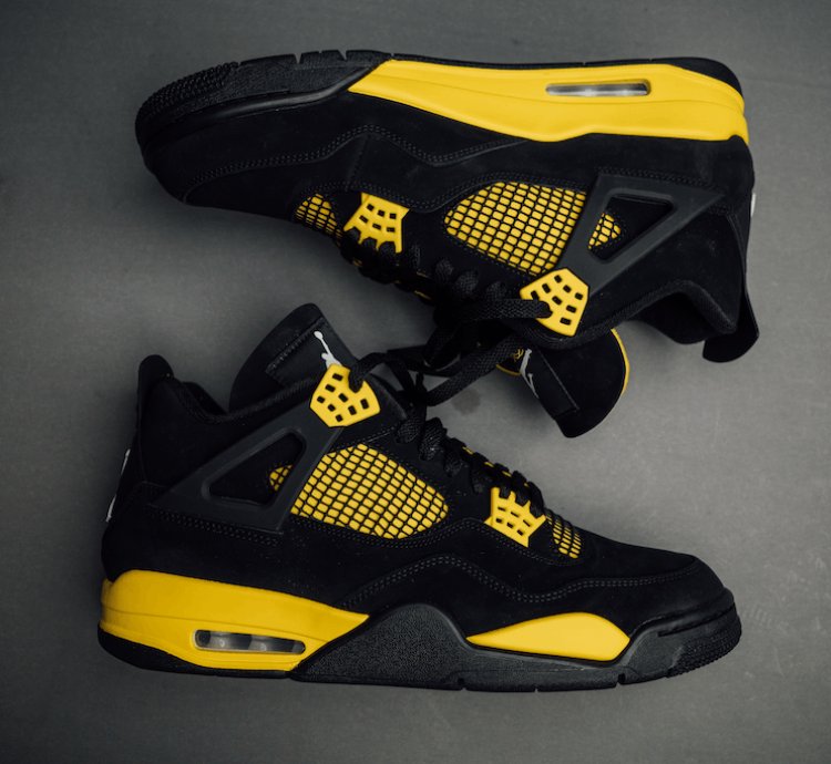 Jordan 4 Retro Thunder (2023)