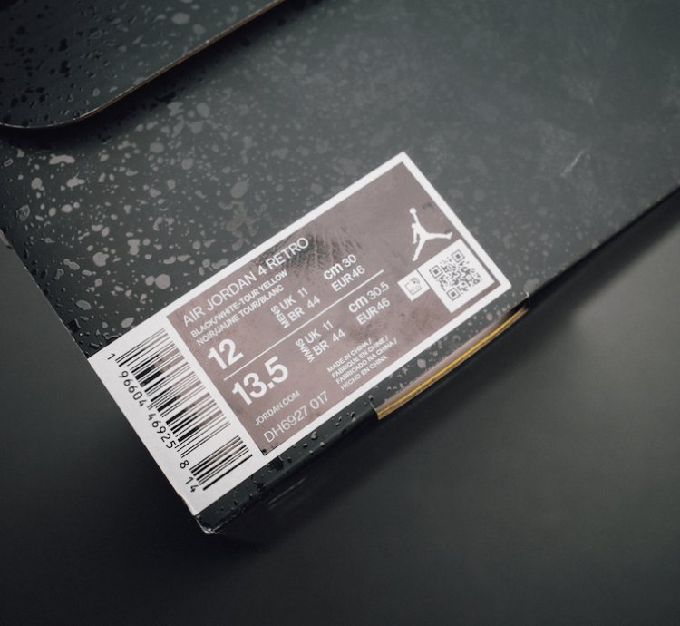 Jordan 4 Retro Thunder (2023)