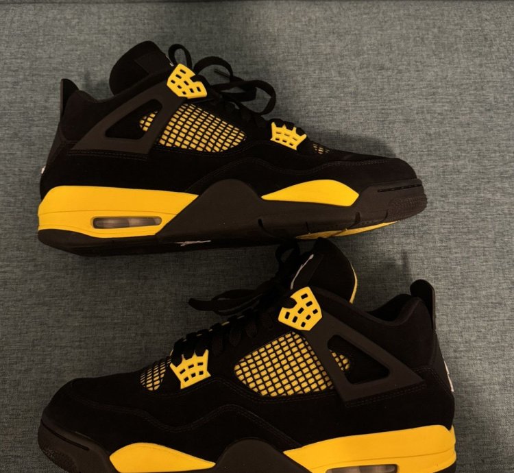 Jordan 4 Thunder