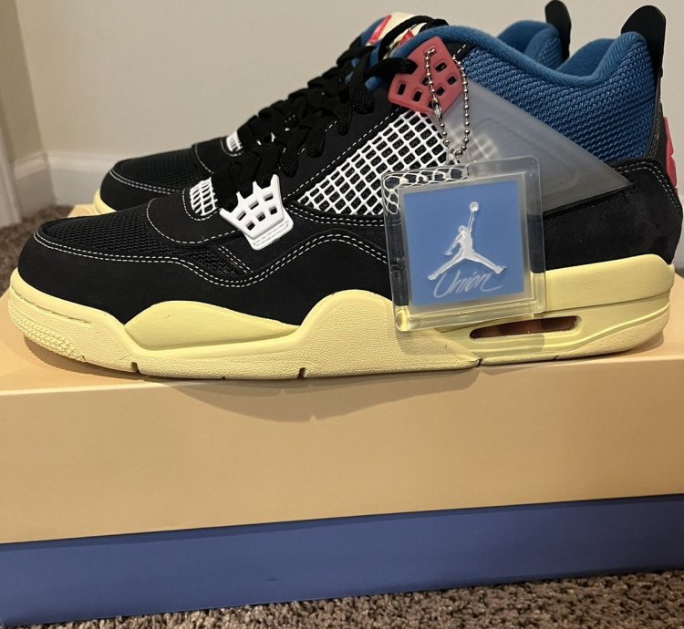 Jordan 4 Union Off Noir