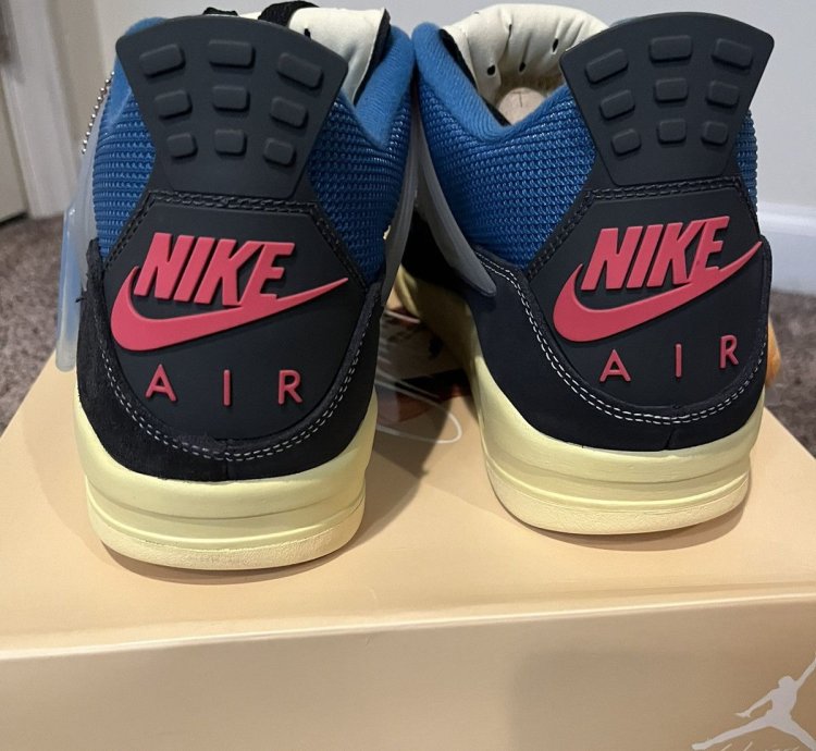 Jordan 4 Union Off Noir