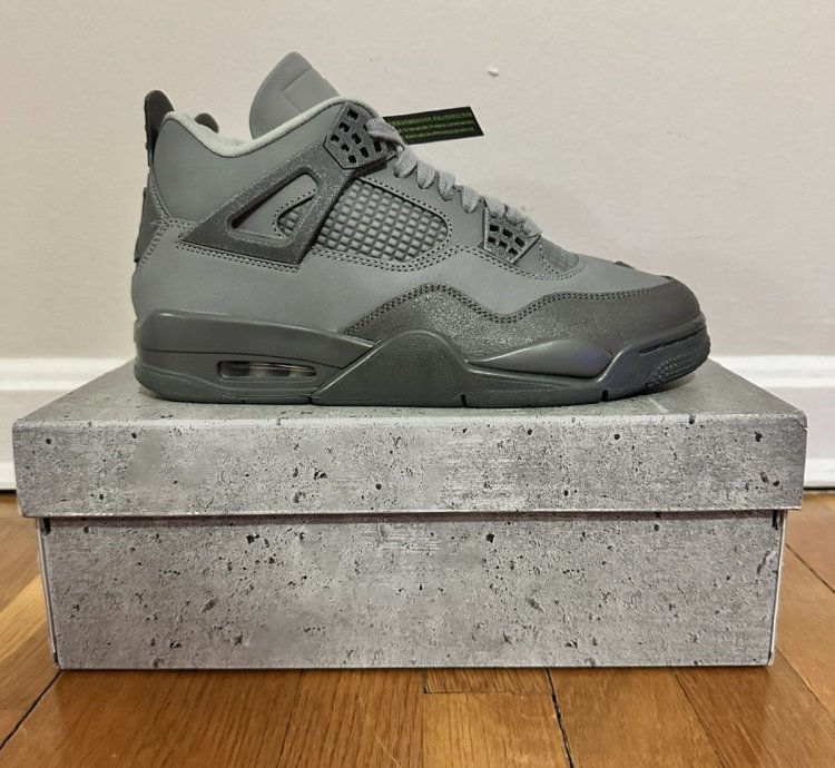 Jordan 4 Wet Cement size 9