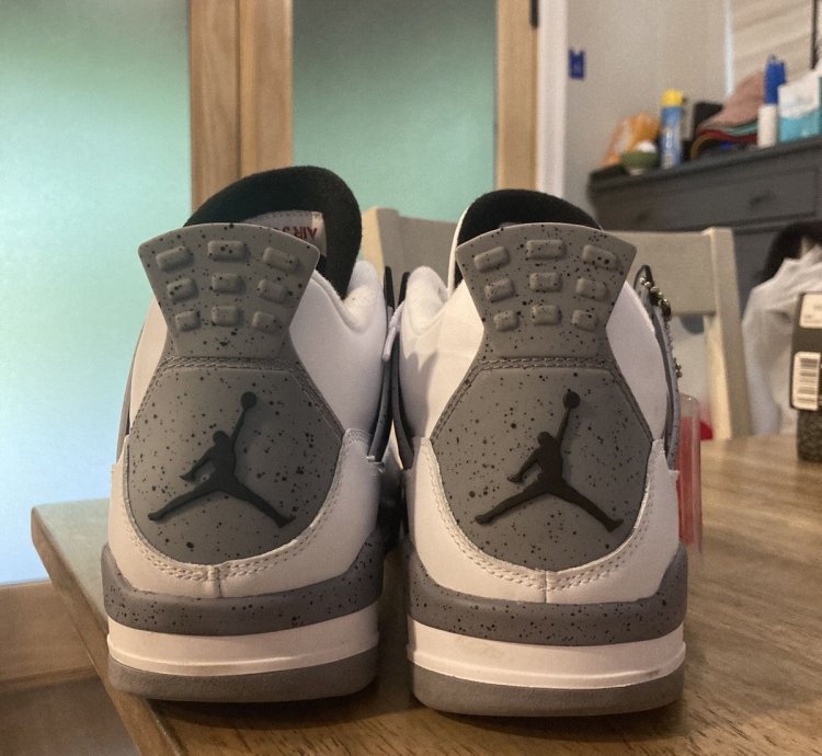 Jordan 4 White Cement