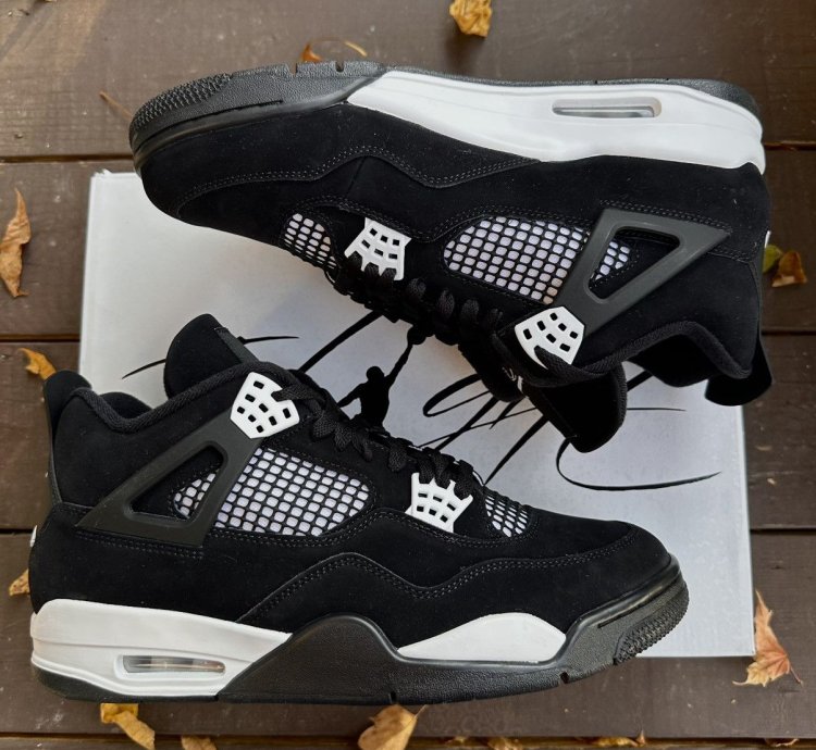 Jordan 4 White Thunder