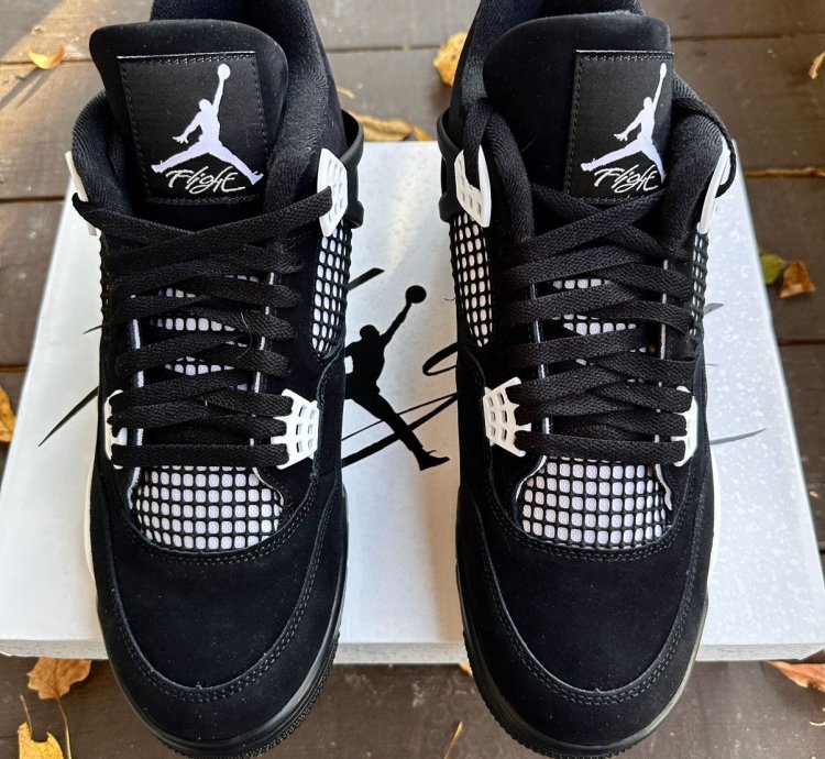 Jordan 4 White Thunder
