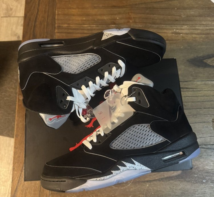 Jordan 5 black metallic reimagined