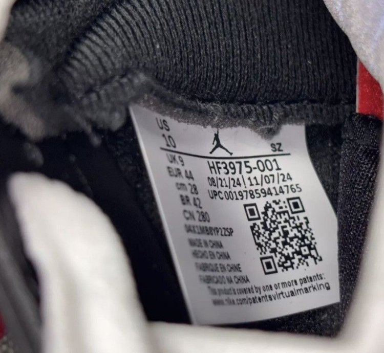 Jordan 5 Black Reimaigned