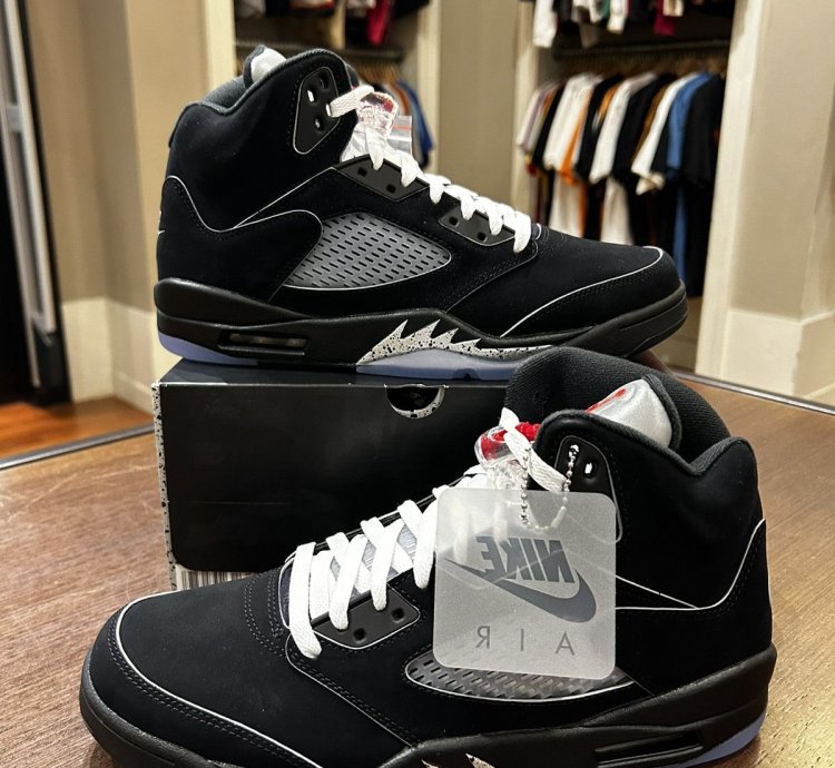 Jordan 5 Retro OG Black Metallic Reimagined
