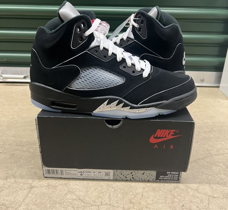 Jordan 5 Retro OG Reimagined Black Metallic Size 9 5