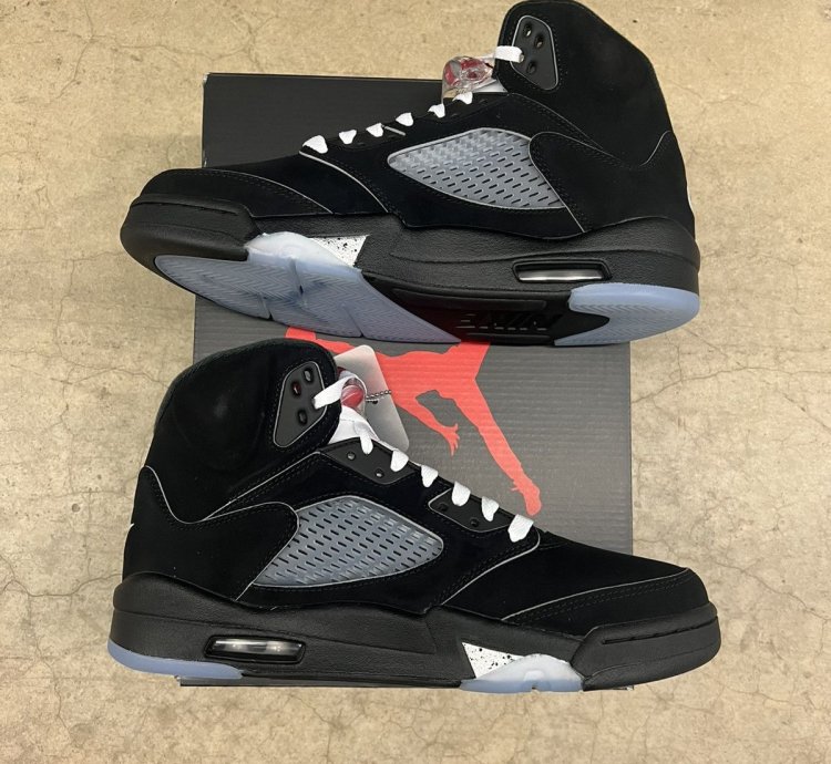 Jordan 5 Retro OG Reimagined Black Metallic Size 9 5
