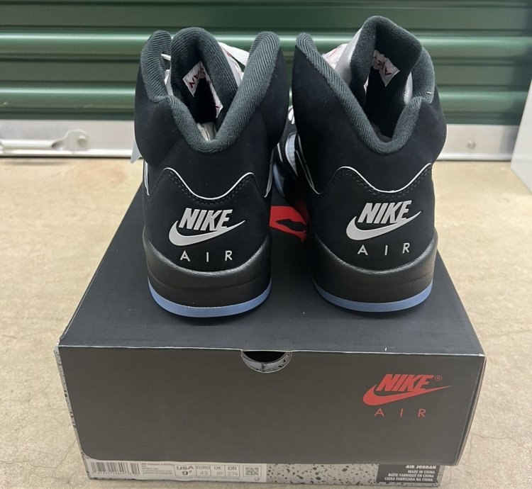 Jordan 5 Retro OG Reimagined Black Metallic Size 9 5
