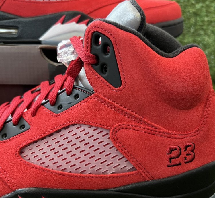 Jordan 5 Retro Raging Bull