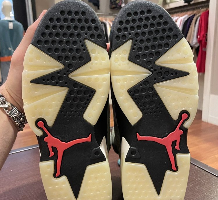 Jordan 6 Retro Travis Scott