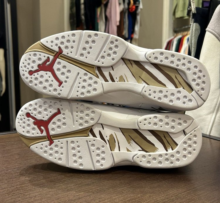 Jordan 8 Retro OVO White