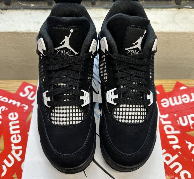 Jordan Retro 4 White Thunder
