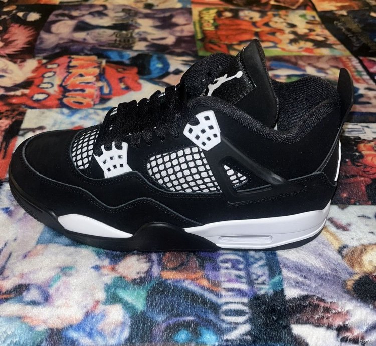 Jordan White Thunders