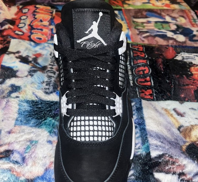 Jordan White Thunders