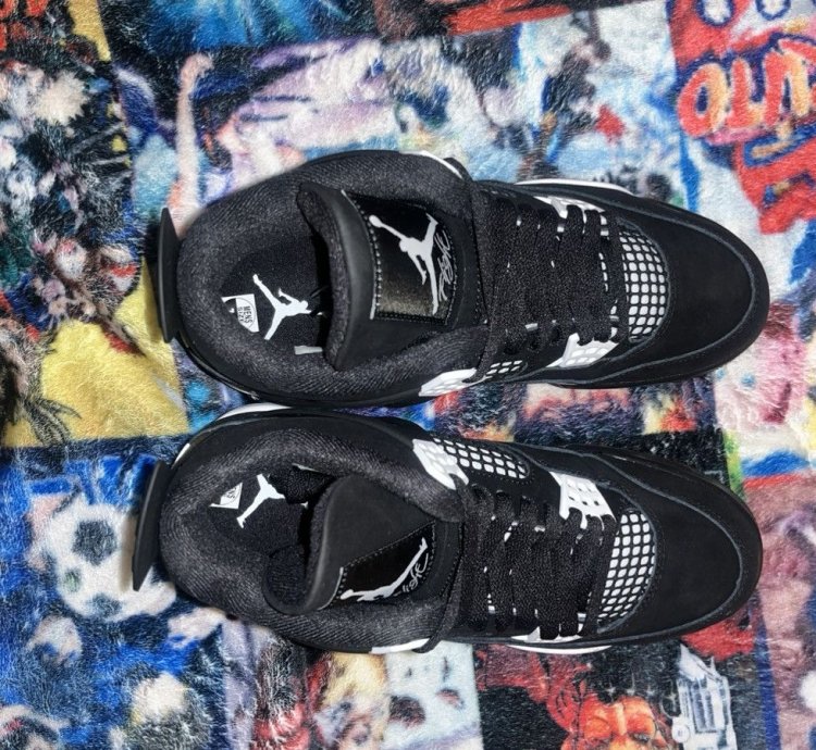 Jordan White Thunders