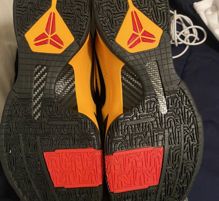 Kobe 5 Protro Bruce Lee