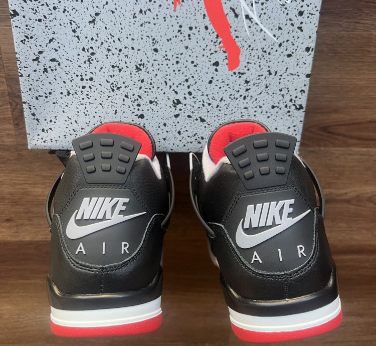 Men Nike Air Jordan 4 2024 Retro Bred Sneakers