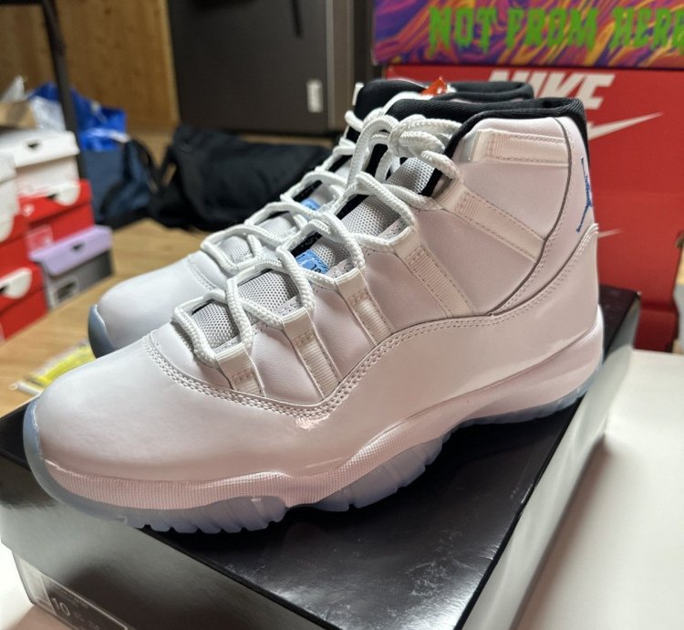 NEW Men Size 10 Jordan 11 Retro Columbia Legend Blue