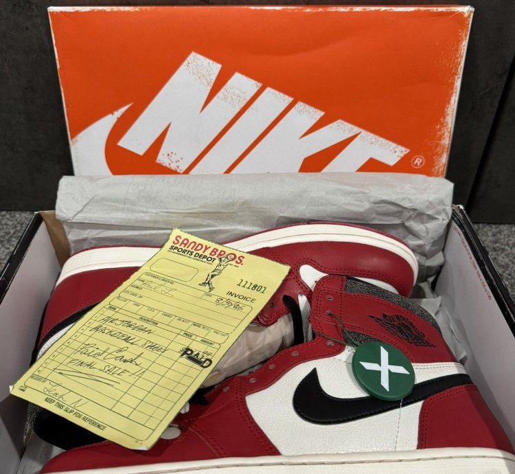 Nike Air Jordan 1 Lost and Found Chicago - 10