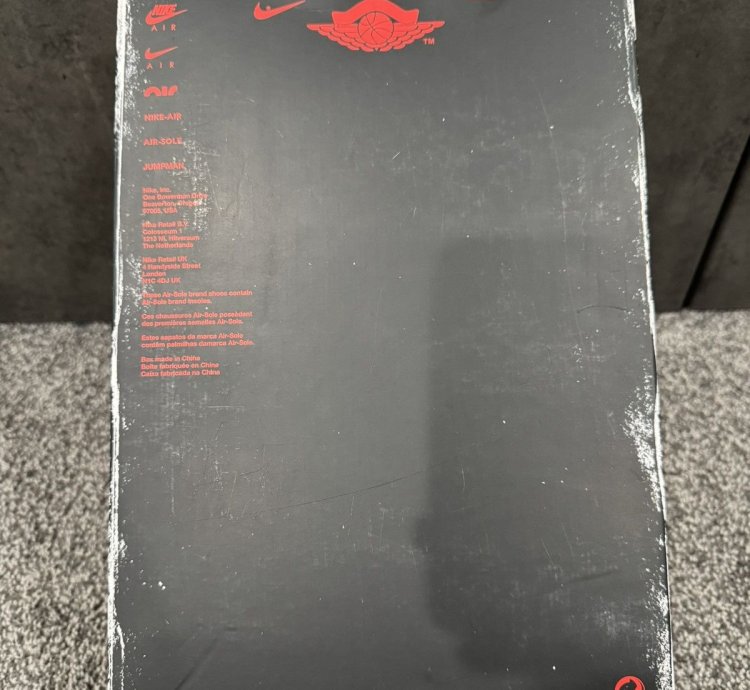 Nike Air Jordan 1 Lost and Found Chicago - 10