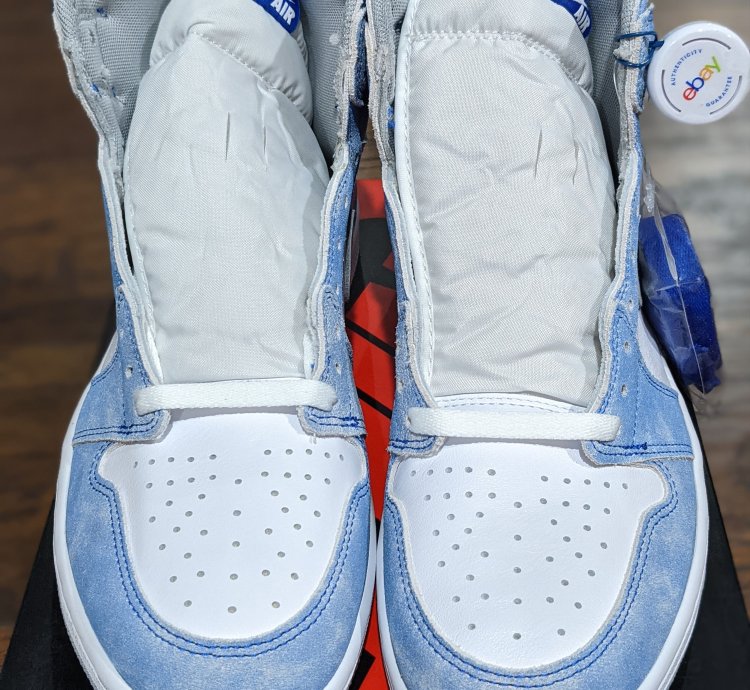 Nike Air Jordan 1 Retro High OG Hyper Royal