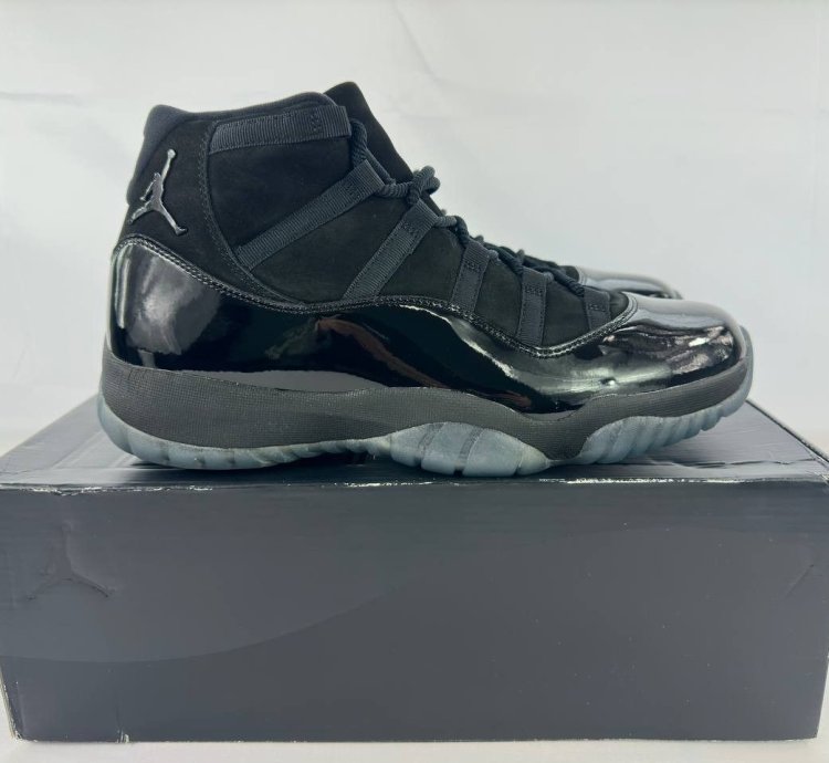 Nike Air Jordan 11 Retro Cap and Gown OG Space Jam Jubilee