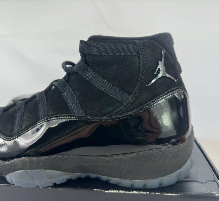 Nike Air Jordan 11 Retro Cap and Gown OG Space Jam Jubilee