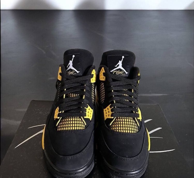 Nike air jordan 4 retro