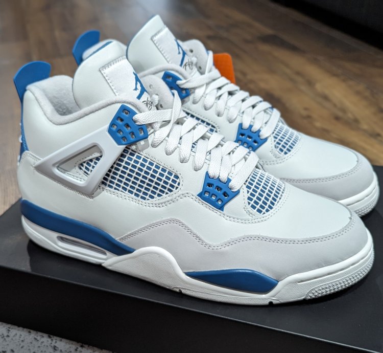Nike Air Jordan 4 Retro Military Blue