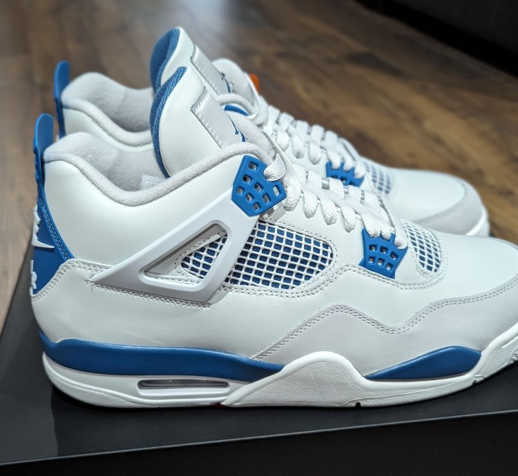 Nike Air Jordan 4 Retro Military Blue