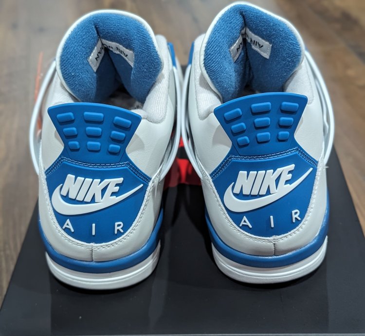 Nike Air Jordan 4 Retro Military Blue