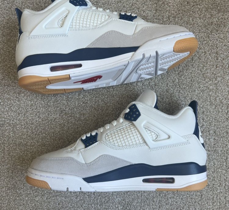 Nike sb Air Jordan 4