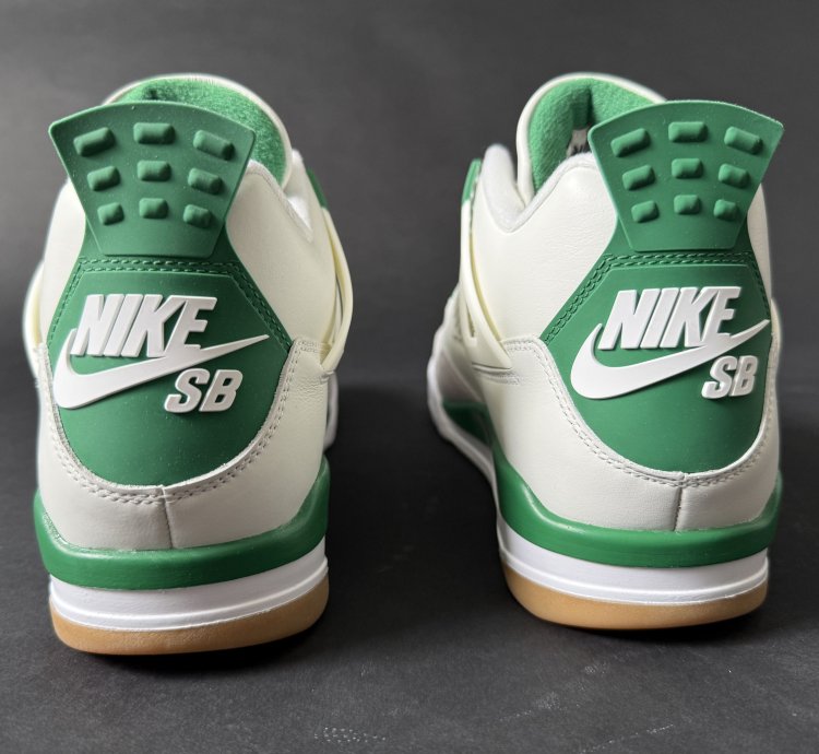 Nike SB Air Jordan 4 Retro Pine Green