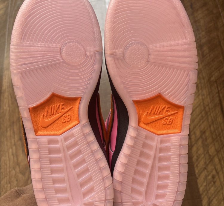 Nike SB Dunk Low The Powerpuff Girls Blossom
