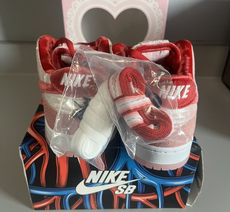 Nike Strange Love SB Special box size 9