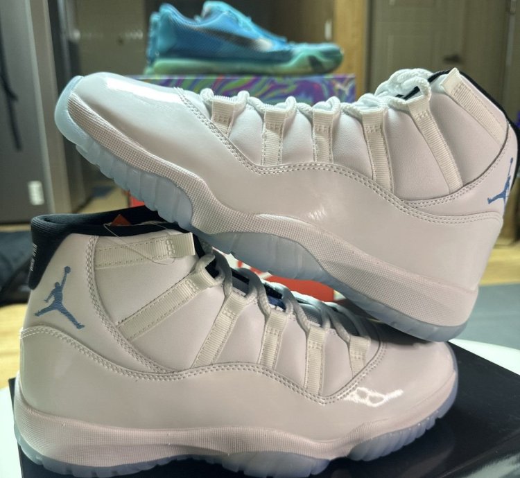 Jordan 11 Retro Columbia Legend Blue