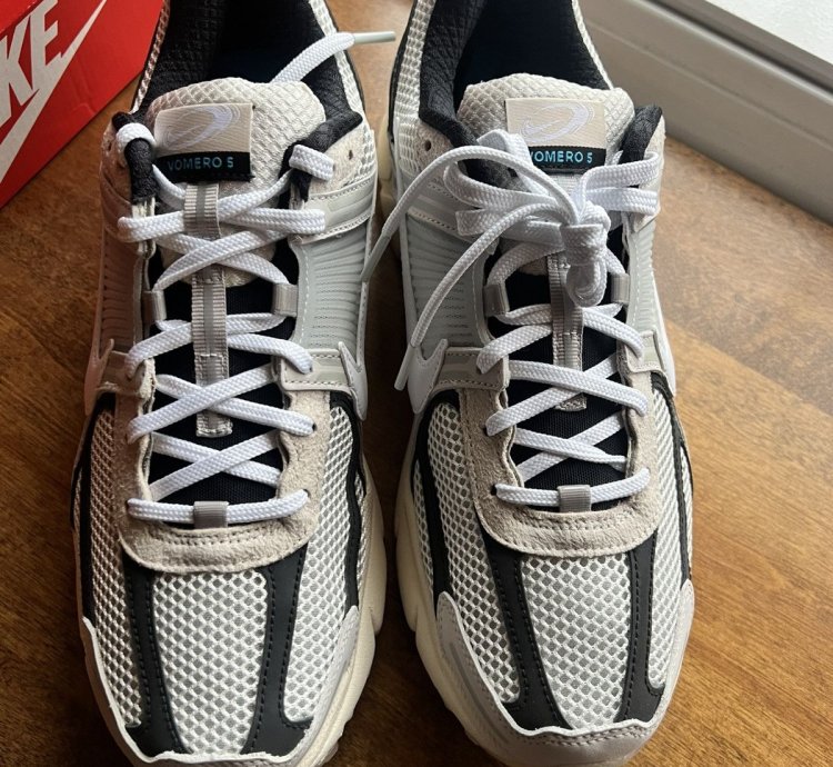 Nike Zoom Vomero 5 PRM Supersonic Light Bone