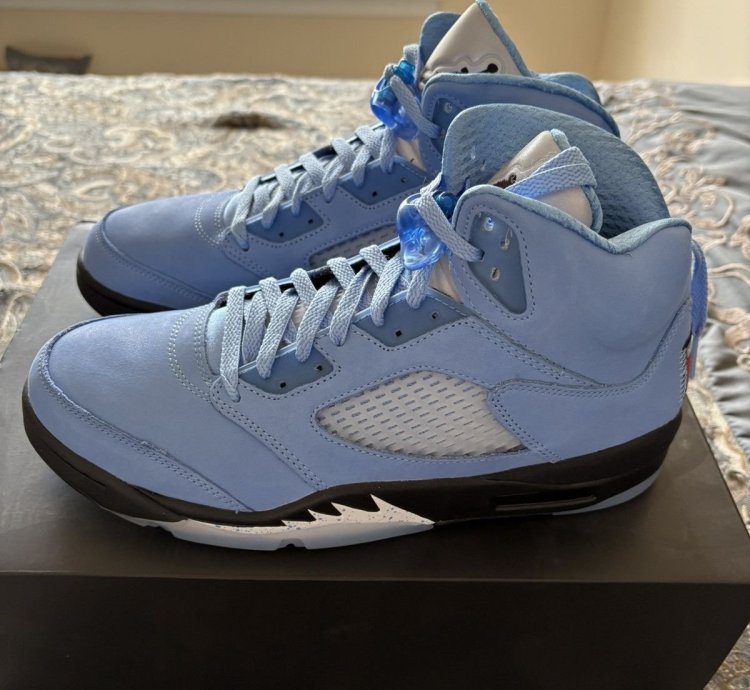 Jordan 5 Retro UNC University Blue
