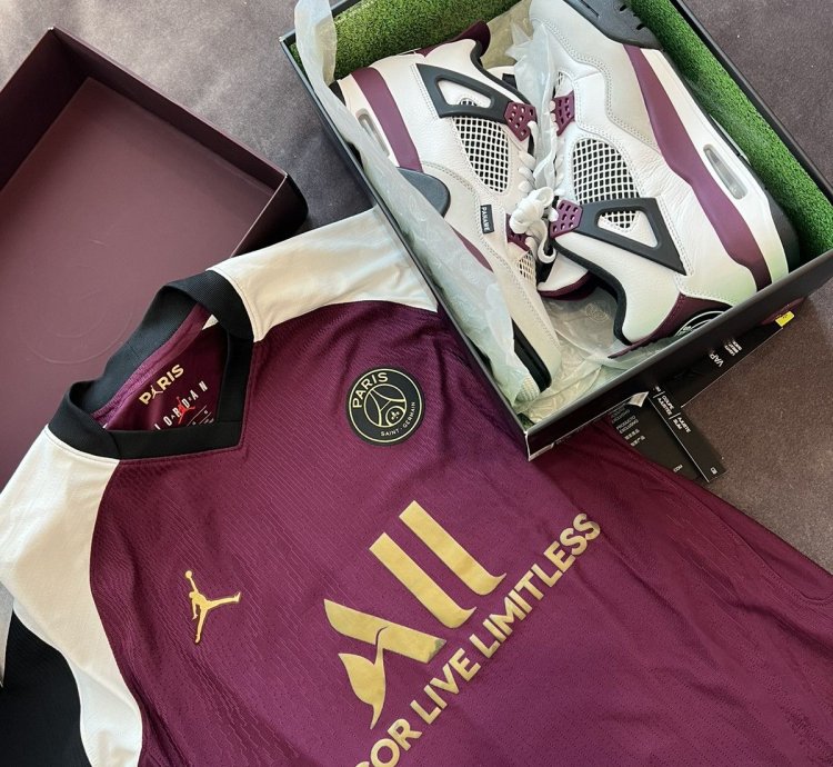 PSG Jordan 4