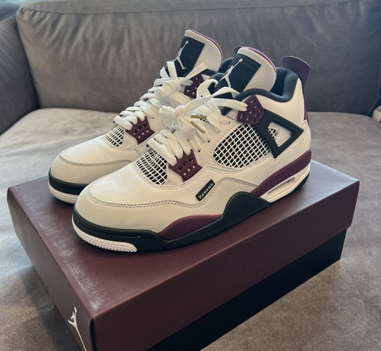 PSG Jordan 4