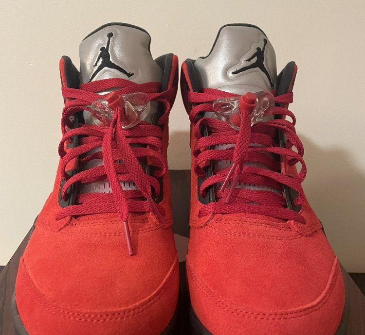 Raging Bull 5s (2021)