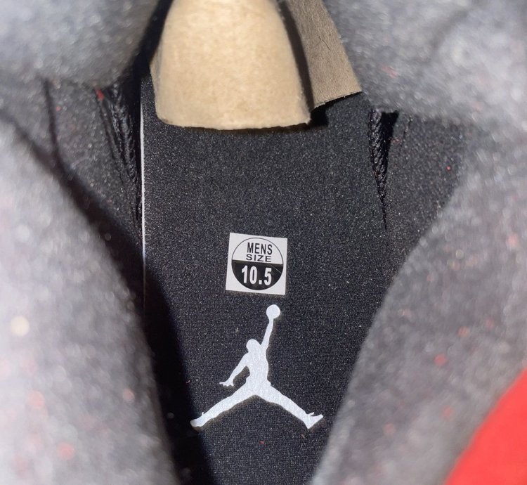 Raging Bull 5s (2021)