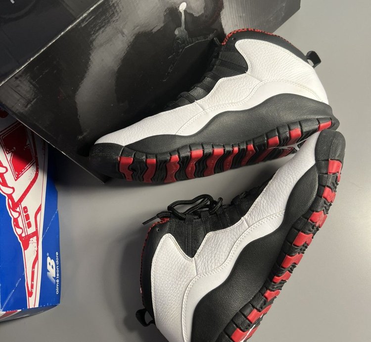 Retro Air Jordan 10 Chicago 2012 white varsity black