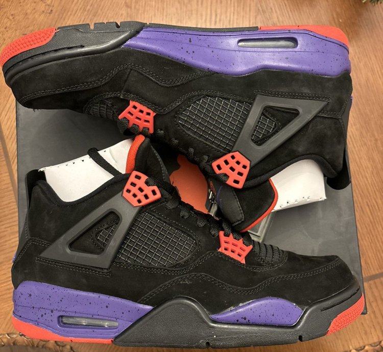 Size 10 - Jordan 4 Raptors Drake OVO (2019)